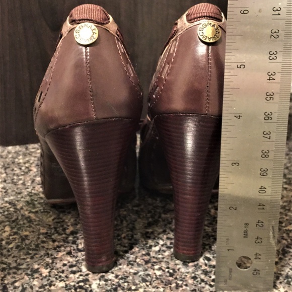 BCBG Max Azria Bronze/Brown Leather Heels 5.5/35.5 - Picture 6 of 8